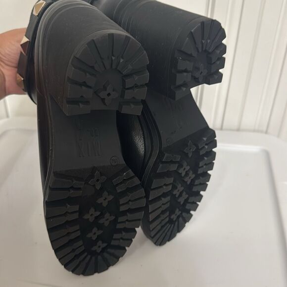 Mix No. 6 Black and Gold Ankle Booties Sleek Design - Picture 5 of 6